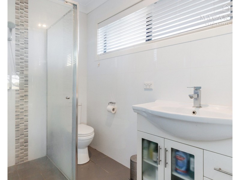 271 Mitchell Road, Lake Albert NSW 2650