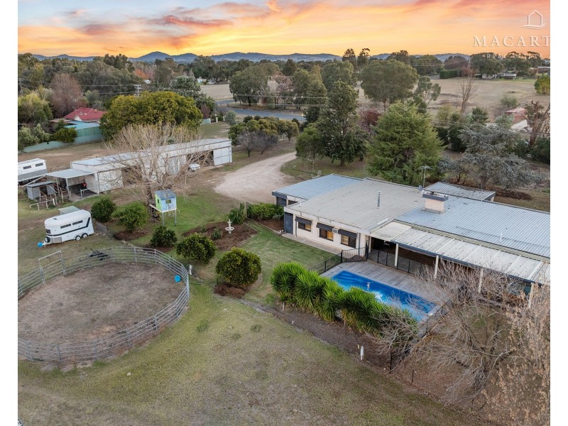 271 Mitchell Road, Lake Albert NSW 2650