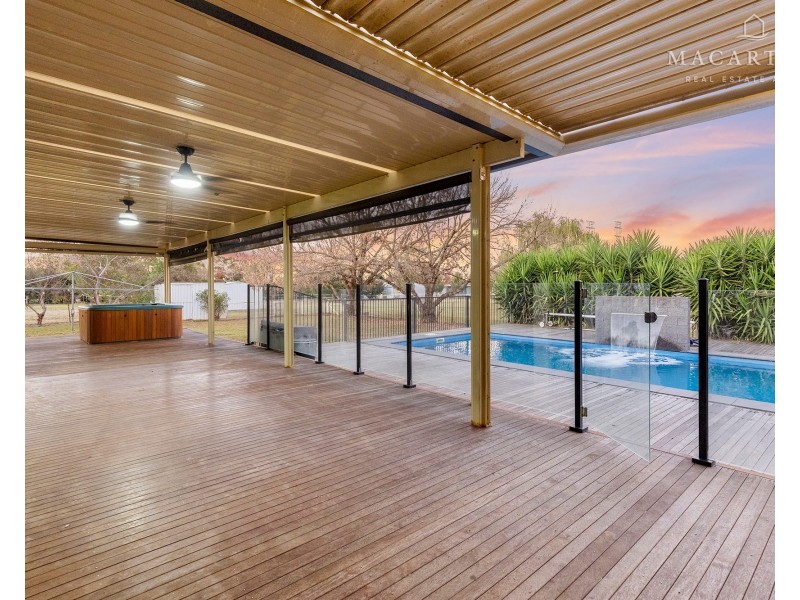 271 Mitchell Road, Lake Albert NSW 2650