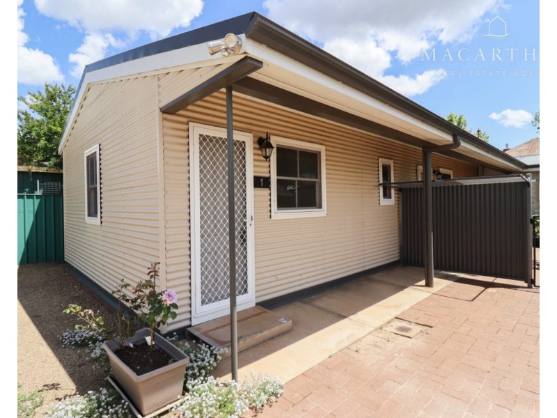 2/39-41 Thorne Street, Wagga Wagga NSW 2650