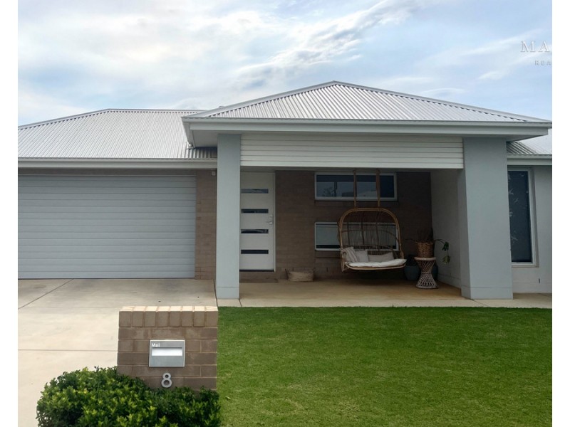 8 Jumbuck Drive, Gobbagombalin NSW 2650