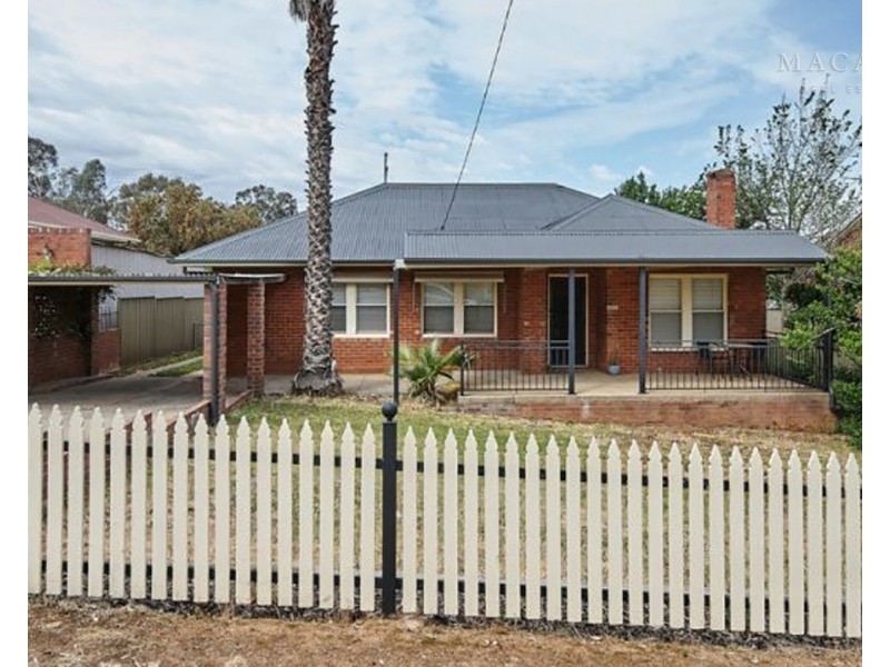 24 Bolger Avenue, Mount Austin NSW 2650