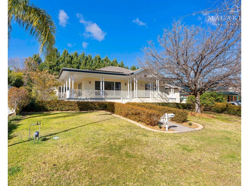 36 Lakehaven Drive, Lake Albert NSW 2650