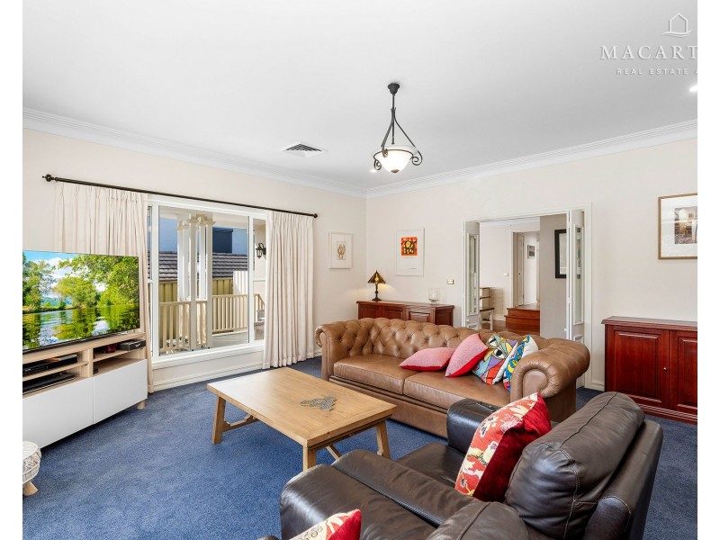 36 Lakehaven Drive, Lake Albert NSW 2650