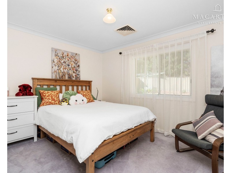 36 Lakehaven Drive, Lake Albert NSW 2650