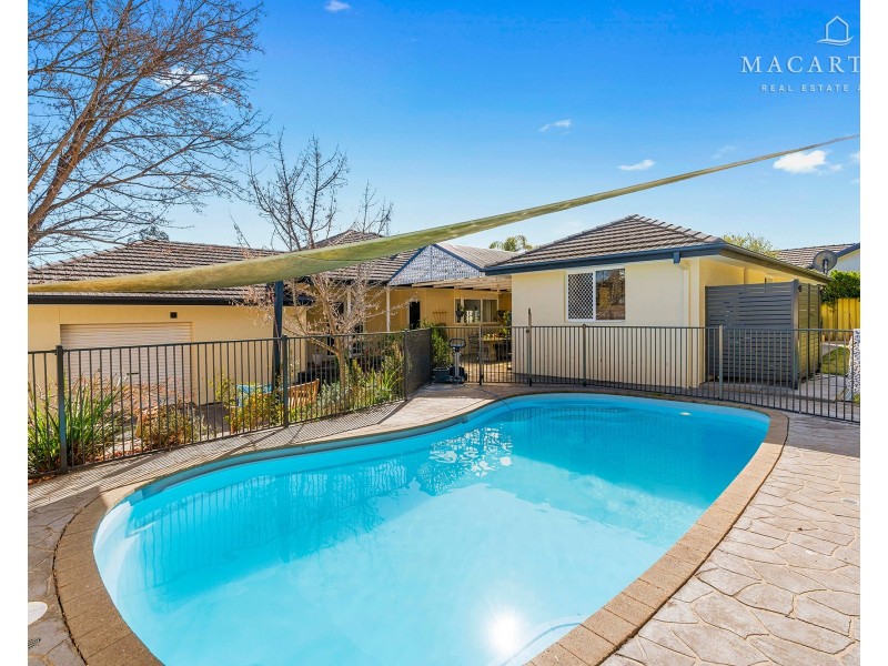 36 Lakehaven Drive, Lake Albert NSW 2650