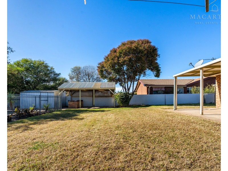50 Balleroo Crescent, Glenfield Park NSW 2650
