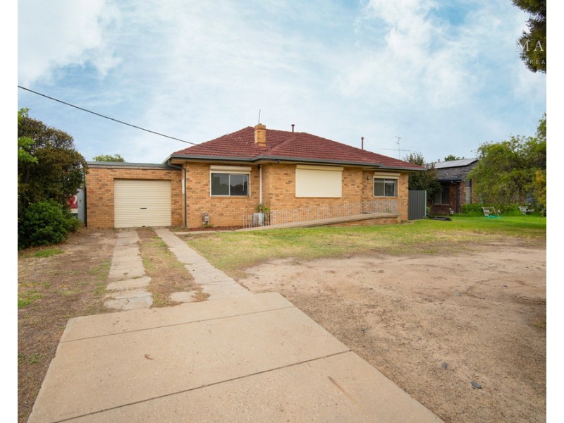 65 Main Street, Lake Albert NSW 2650
