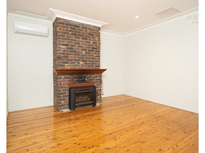 65 Main Street, Lake Albert NSW 2650