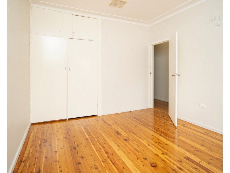 65 Main Street, Lake Albert NSW 2650