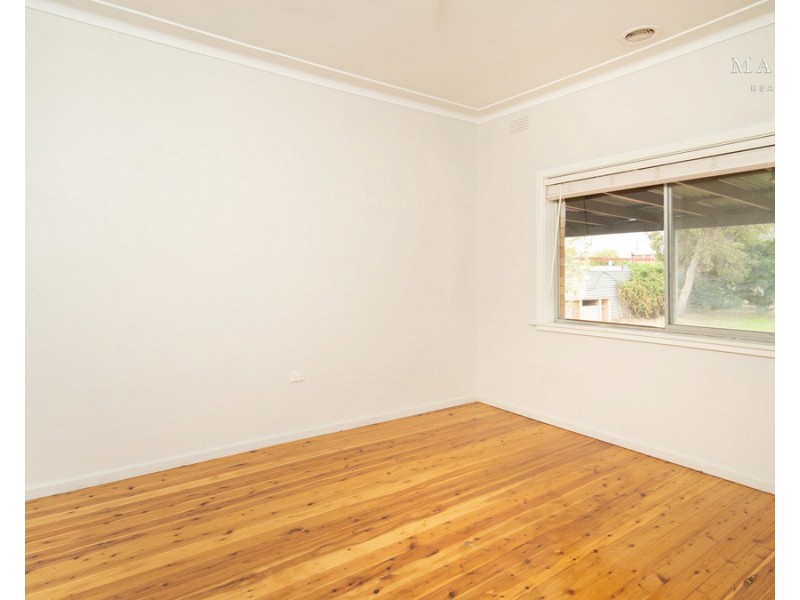 65 Main Street, Lake Albert NSW 2650