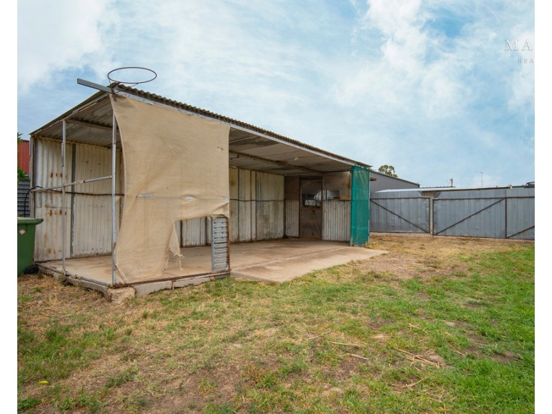 65 Main Street, Lake Albert NSW 2650