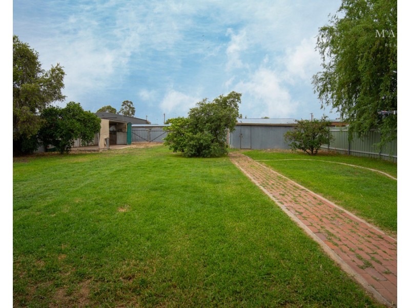 65 Main Street, Lake Albert NSW 2650