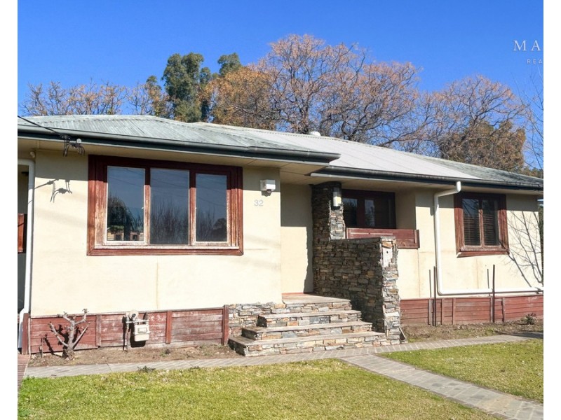 32 Jack Avenue, Mount Austin NSW 2650