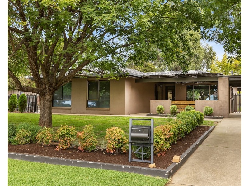 4 Gunyah Place, Glenfield Park NSW 2650