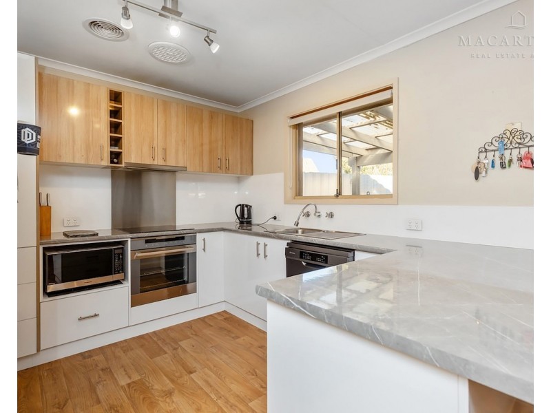 4 Gunyah Place, Glenfield Park NSW 2650