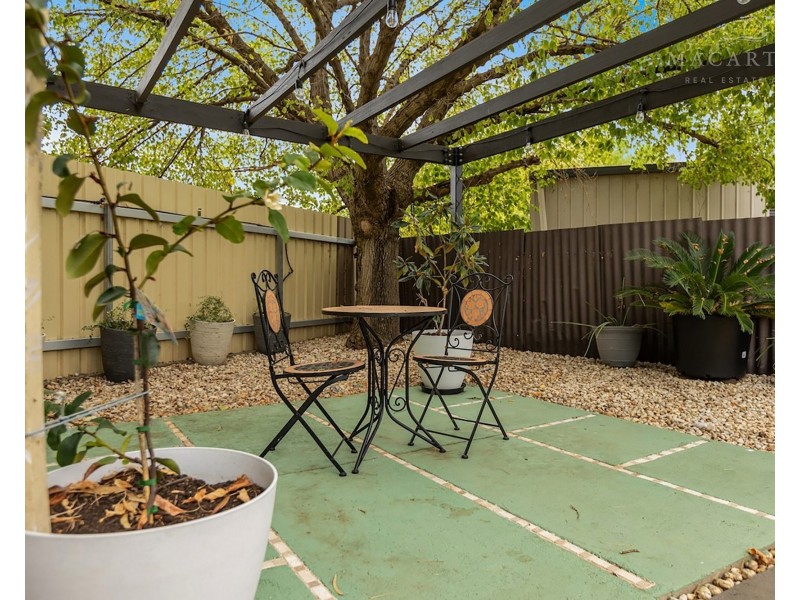 4 Gunyah Place, Glenfield Park NSW 2650