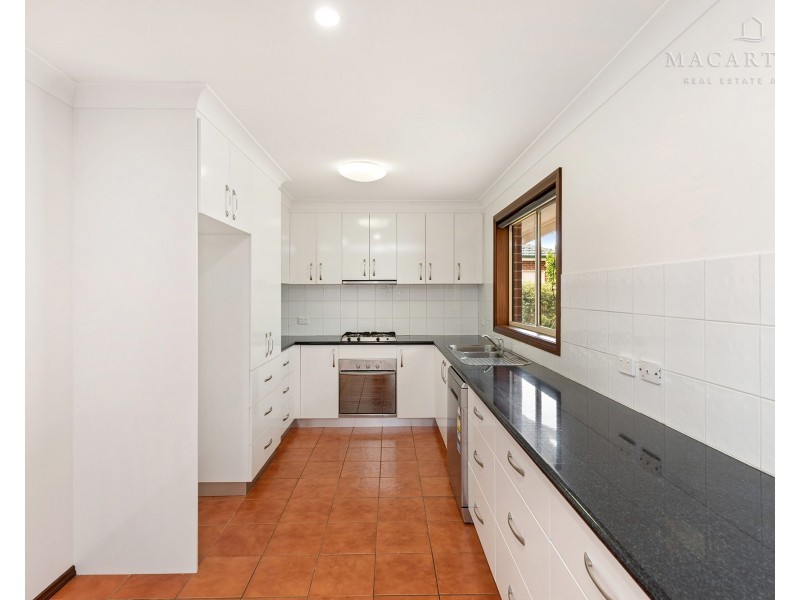 2/2 Lachlan Place, Tatton NSW 2650