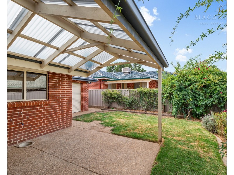 2/2 Lachlan Place, Tatton NSW 2650