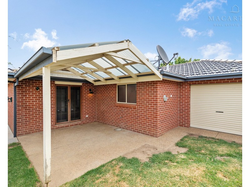 2/2 Lachlan Place, Tatton NSW 2650