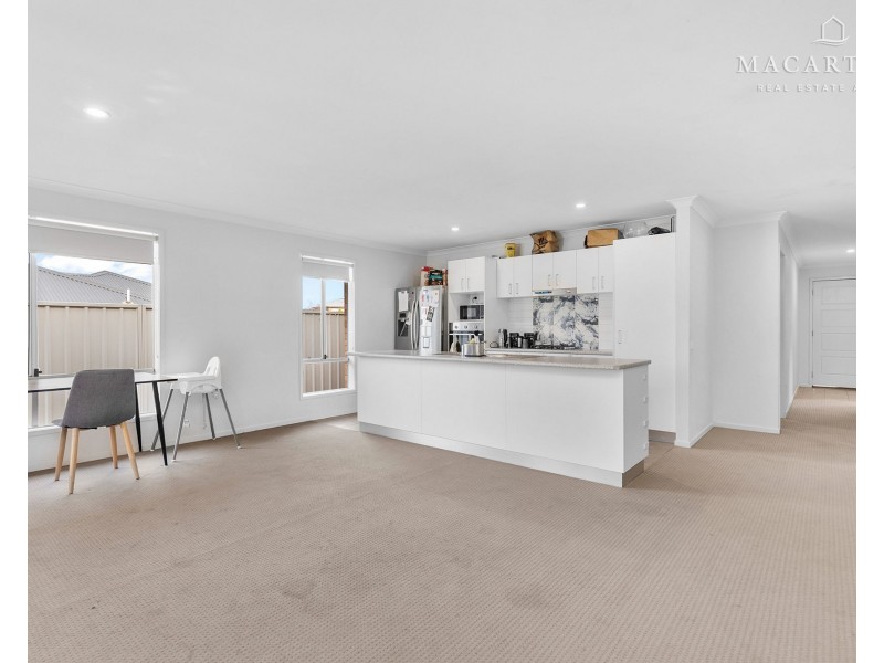 17A Sunvale Crescent, Estella NSW 2650