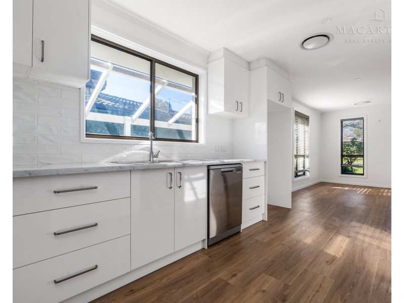 66 Undurra Drive, Glenfield Park NSW 2650