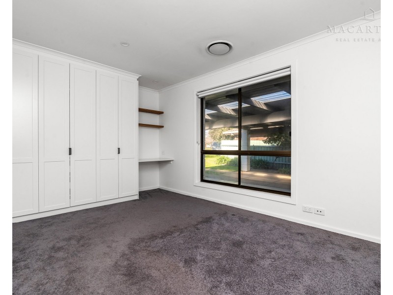 66 Undurra Drive, Glenfield Park NSW 2650