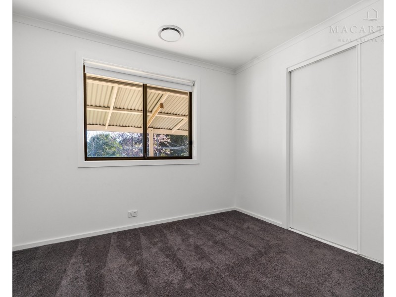 66 Undurra Drive, Glenfield Park NSW 2650
