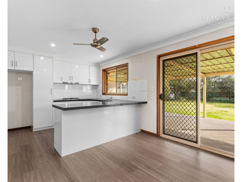 8 Avocet Drive, Estella NSW 2650