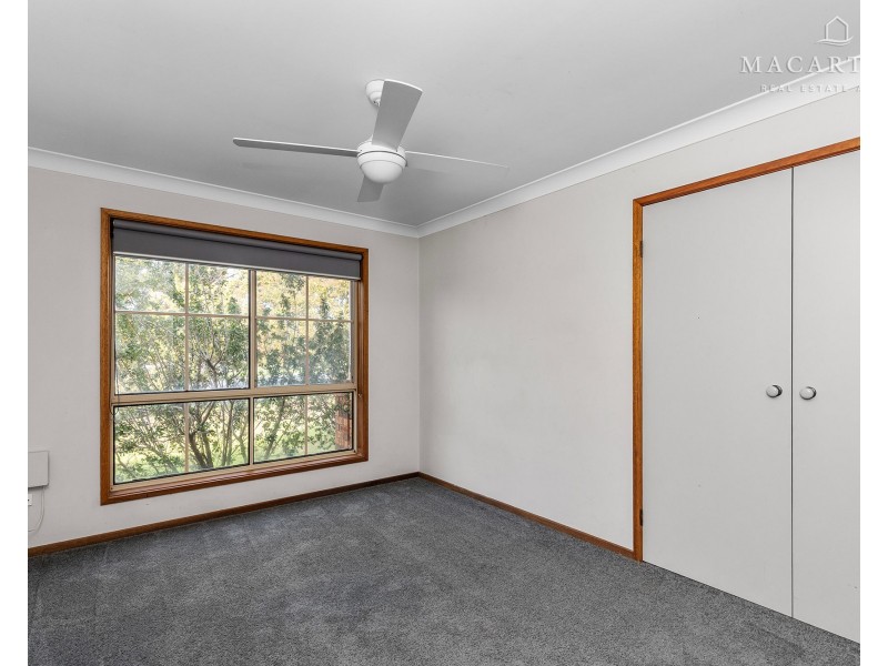 8 Avocet Drive, Estella NSW 2650