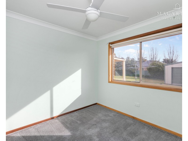 8 Avocet Drive, Estella NSW 2650