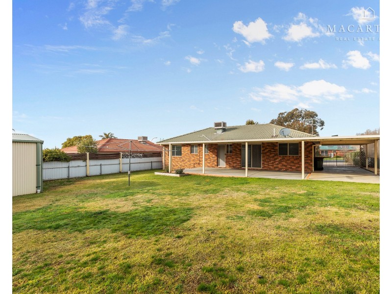 8 Avocet Drive, Estella NSW 2650