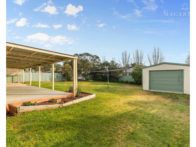 8 Avocet Drive, Estella NSW 2650