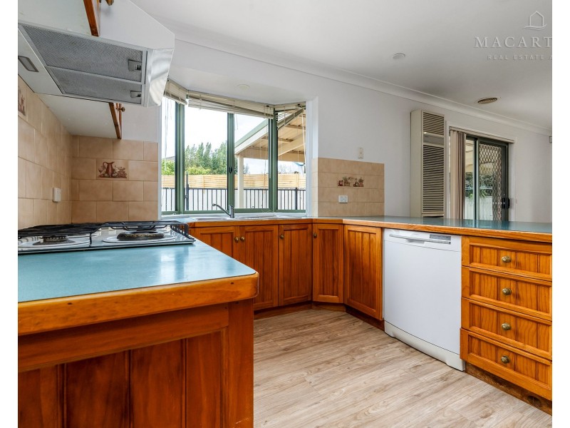 5 Chisholm Place, Lloyd NSW 2650