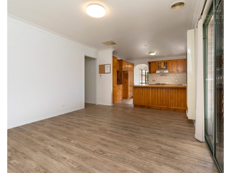 5 Chisholm Place, Lloyd NSW 2650