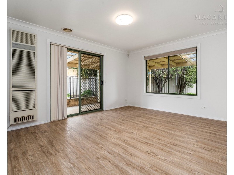 5 Chisholm Place, Lloyd NSW 2650