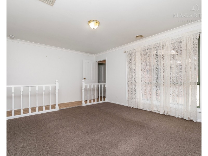 5 Chisholm Place, Lloyd NSW 2650