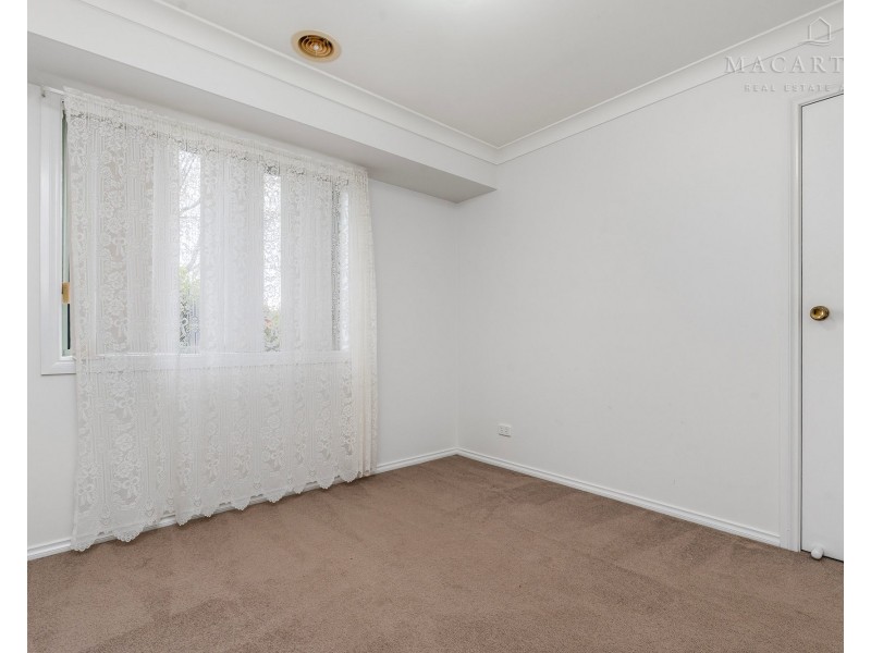 5 Chisholm Place, Lloyd NSW 2650