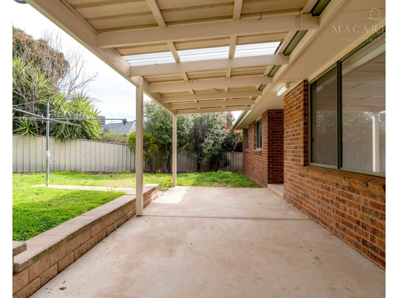 5 Chisholm Place, Lloyd NSW 2650