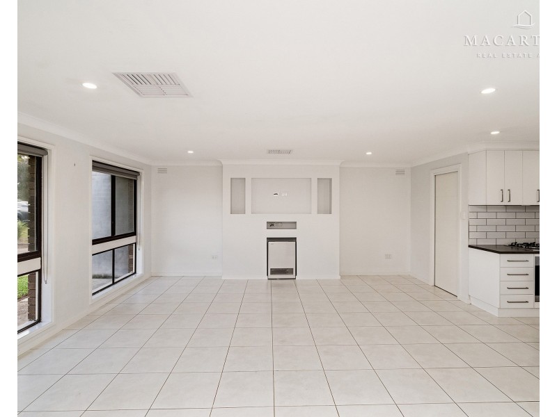 7 Nandina Avenue, Lake Albert NSW 2650