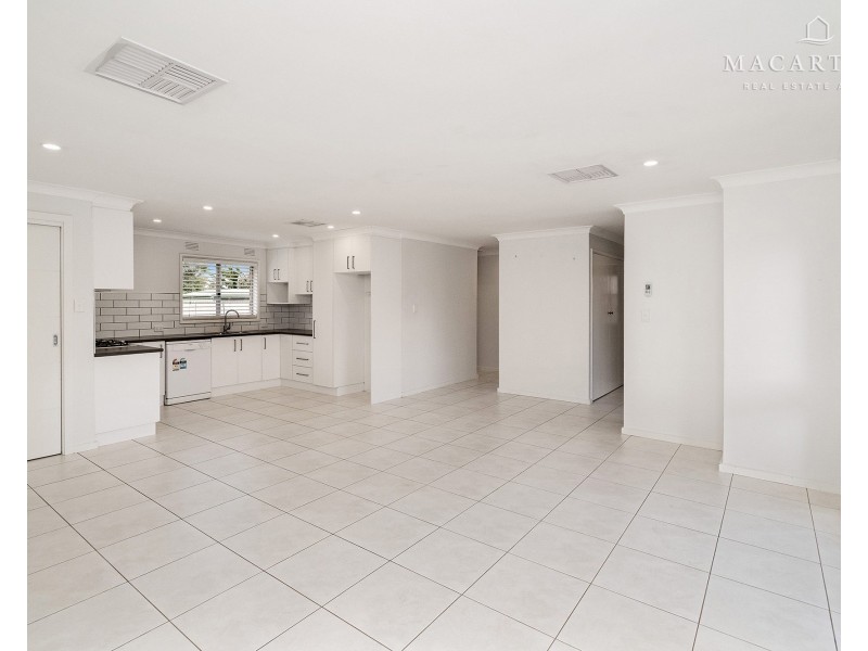 7 Nandina Avenue, Lake Albert NSW 2650