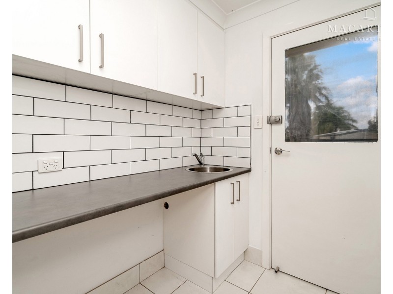 7 Nandina Avenue, Lake Albert NSW 2650