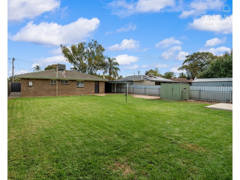 7 Nandina Avenue, Lake Albert NSW 2650