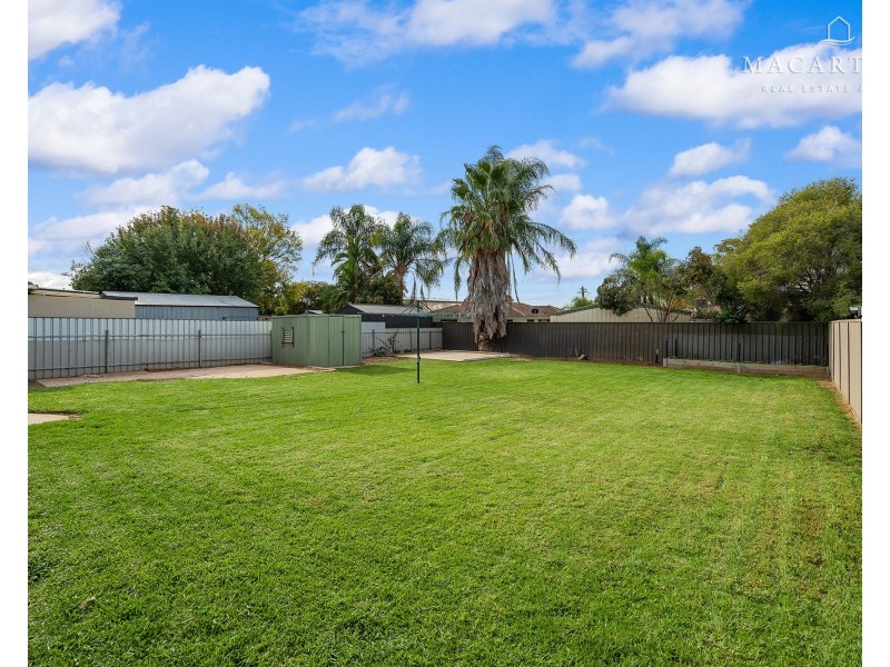 7 Nandina Avenue, Lake Albert NSW 2650