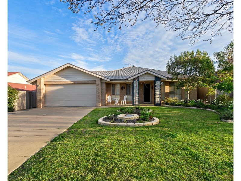 55 Barrima Drive, Glenfield Park NSW 2650