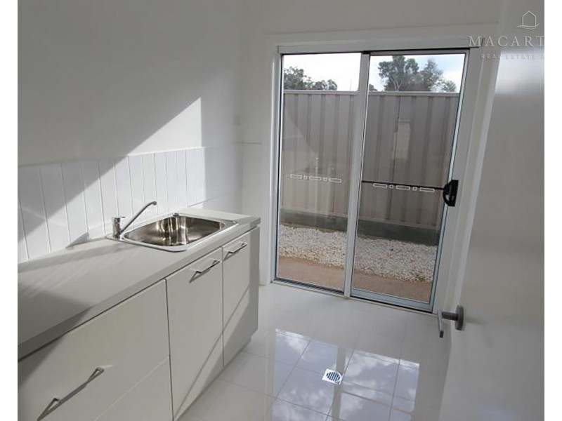 12 Durack Circuit, Boorooma NSW 2650
