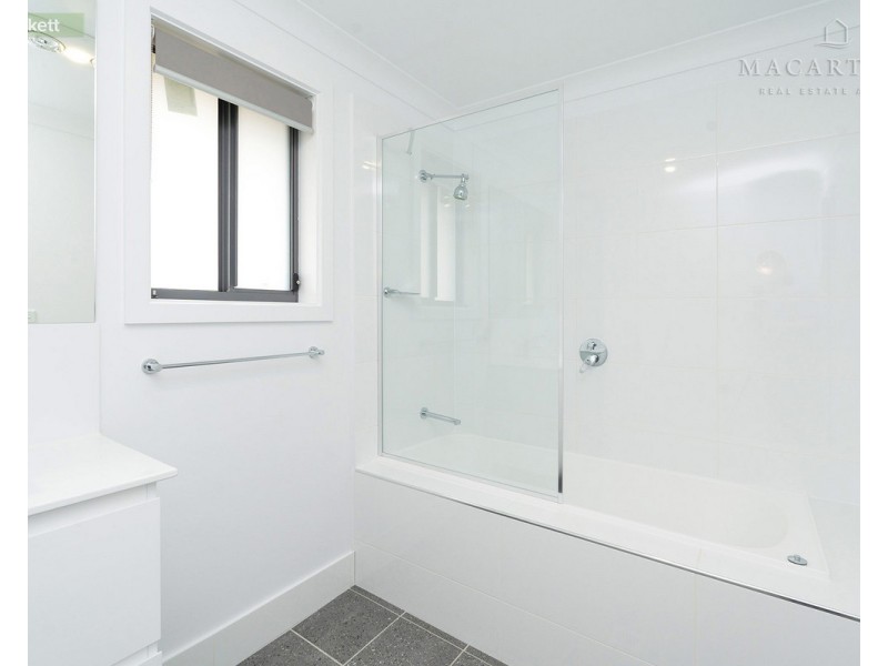 1/5 Lockett Place, Tolland NSW 2650