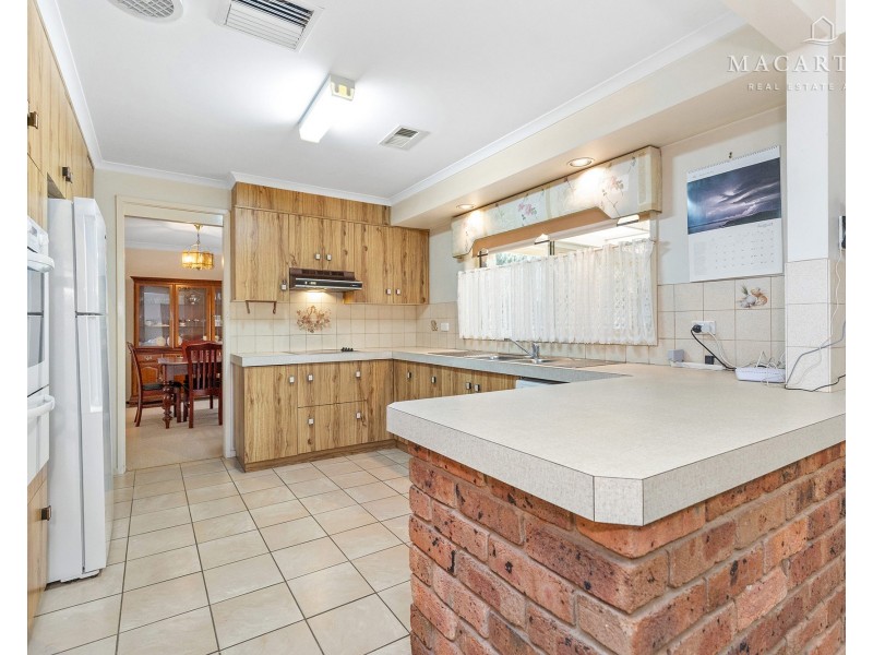 81 Balmoral Crescent, Lake Albert NSW 2650