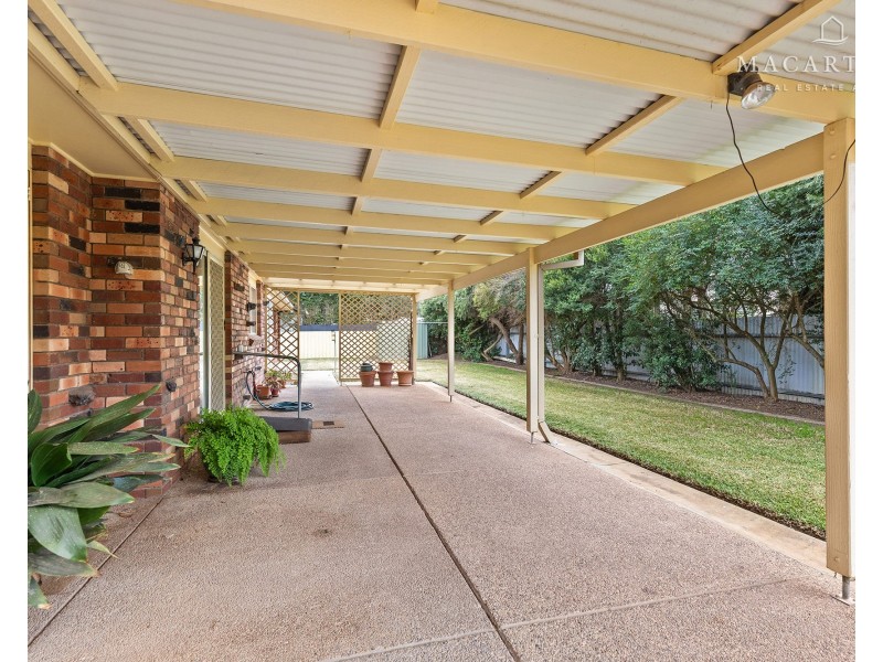 81 Balmoral Crescent, Lake Albert NSW 2650