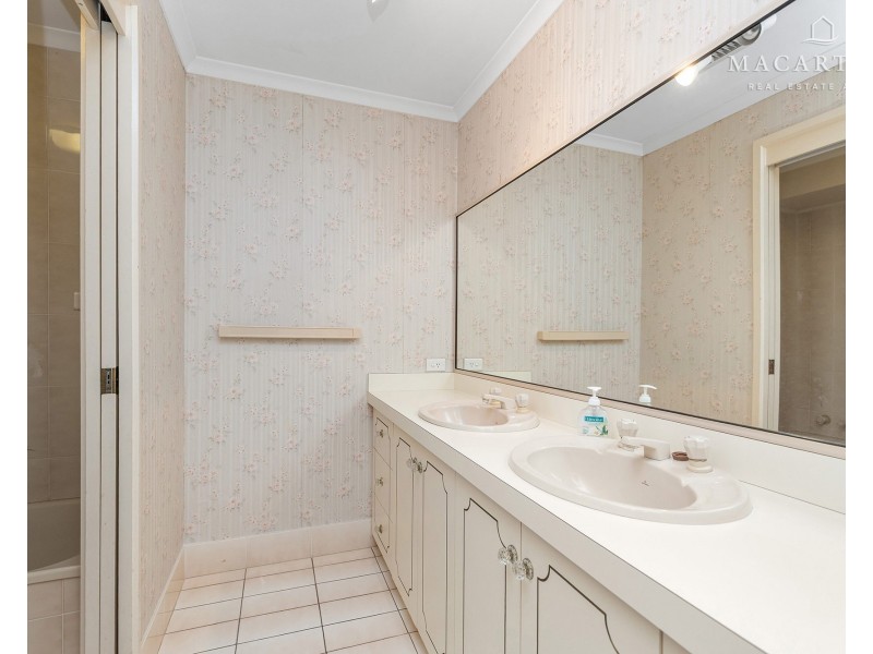 81 Balmoral Crescent, Lake Albert NSW 2650